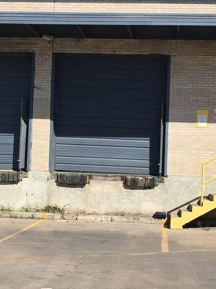 More Photos Of 11418 Reeder Rd, Dallas Warehouse For Lease