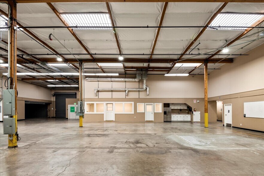 More Photos Of 901 Shasta St, Redwood City Warehouse For Lease