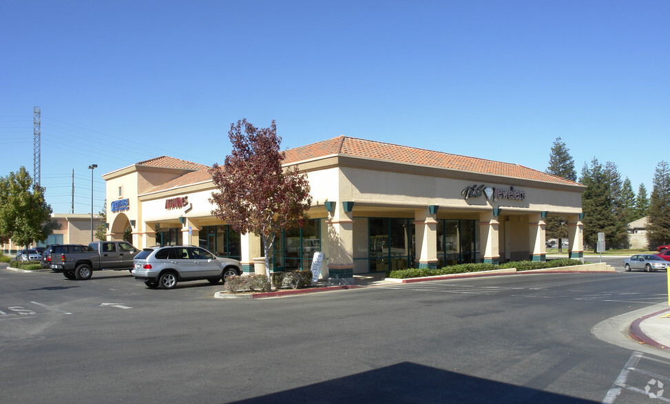 Primary Photo Of 4400-4560 Coffee Rd, Bakersfield Unknown For Lease