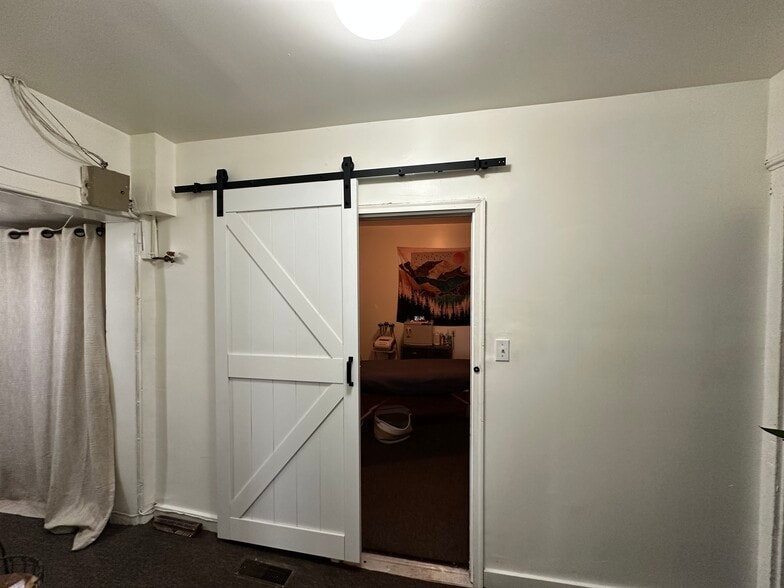 More Photos Of 508 S Broadway, Baltimore Storefront Retail Office For Sale