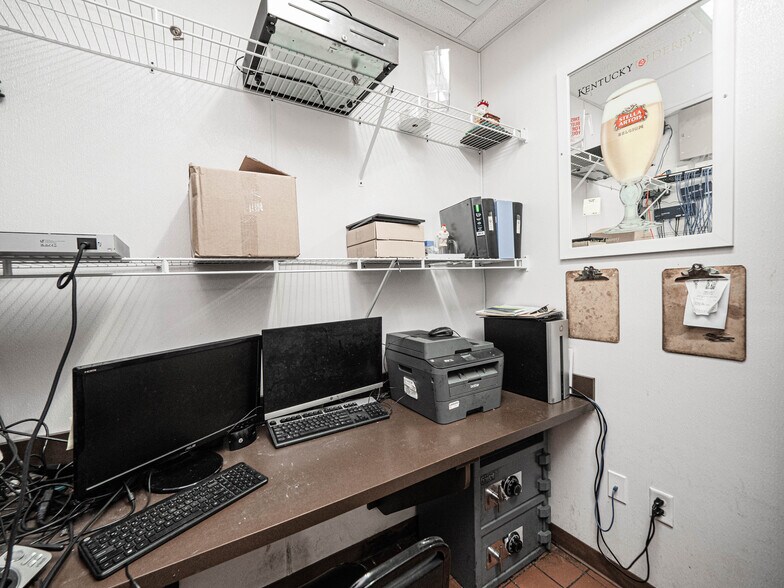 More Photos Of 401 Walker Dr, Henderson General Retail For Sale