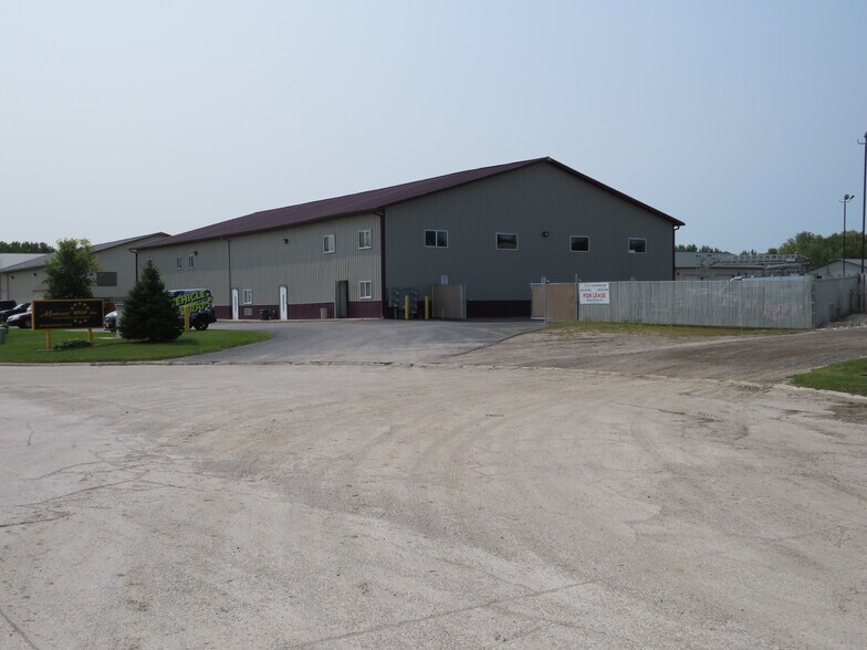 More Photos Of 2135 Maxim Dr, Rockdale Warehouse For Lease