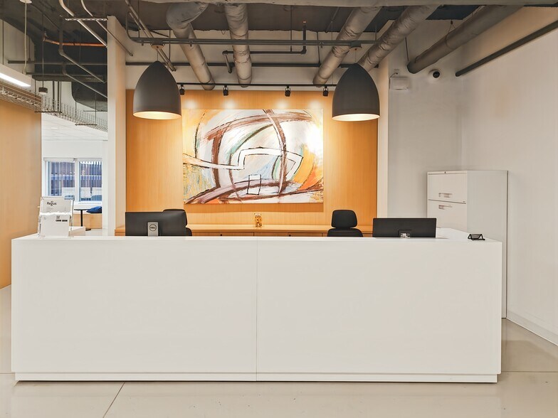 More Photos Of 130 King St W, Toronto Coworking Space