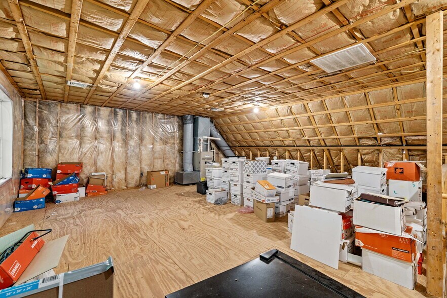 More Photos Of 15 Garden Rd, Plaistow Office For Sale