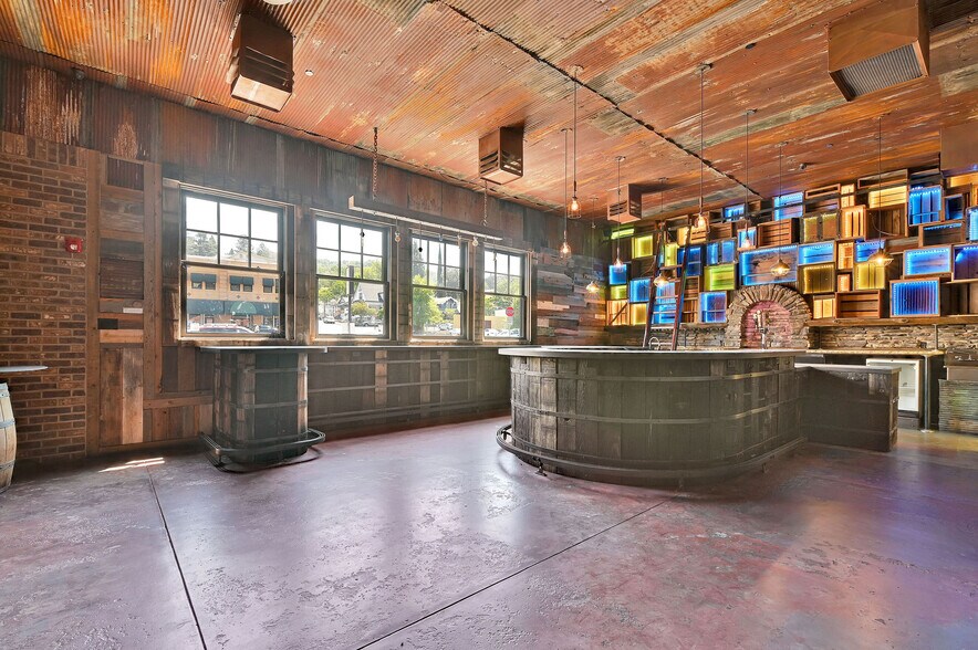 More Photos Of 208 S Green St, Sonora Restaurant For Sale