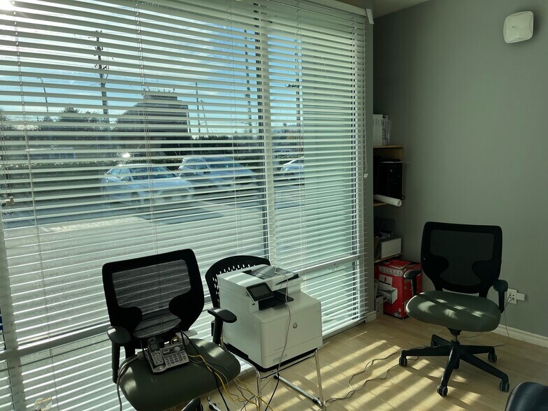 More Photos Of 2071 Kingsway Ave, Port Coquitlam Light Distribution For Lease