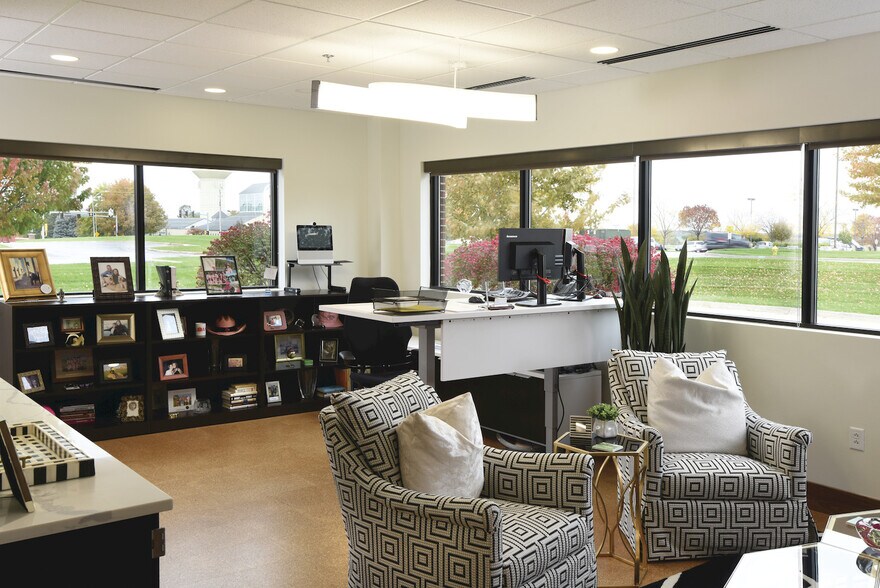 More Photos Of 4201 Corporate Dr, West Des Moines Office For Lease