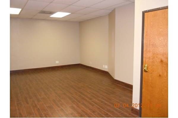 More Photos Of 337 Oaks Trl, Garland Office For Lease