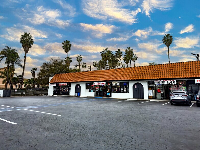 More Photos Of 2730-2738 N Bristol St, Santa Ana Freestanding For Sale