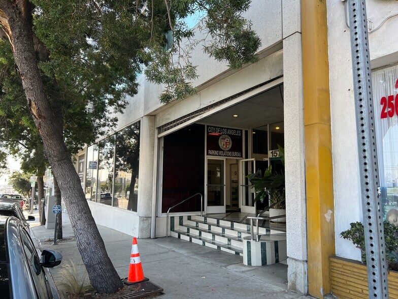More Photos Of 1575 Westwood Blvd, Los Angeles Medical For Lease