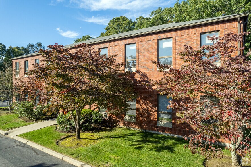 More Photos Of 875 Centerville Rd, Warwick Office For Sale