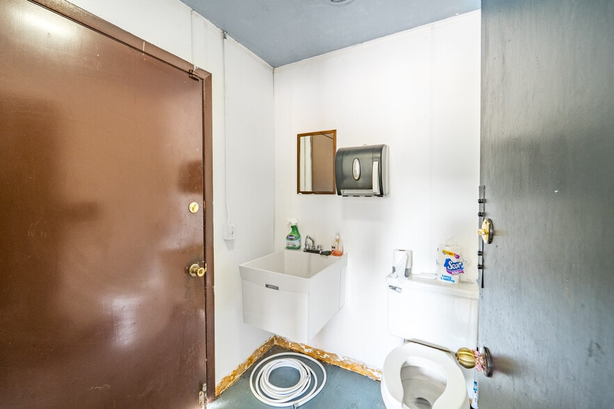 More Photos Of 1707 Merrill Ave, Wausau Freestanding For Sale