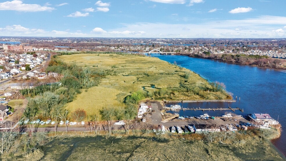 More Photos Of 625 Harrison St, Riverside Marina For Sale
