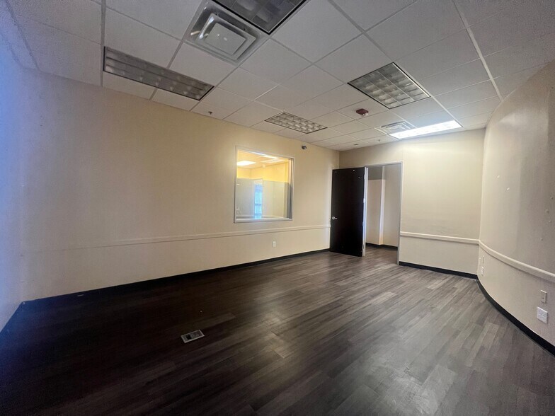 More Photos Of 10750 W McDowell Rd, Avondale Medical For Lease