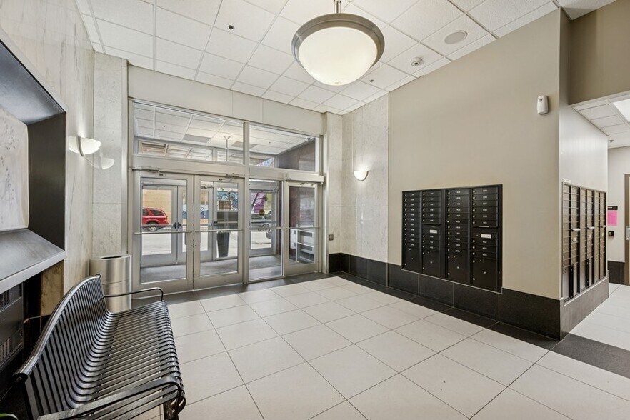 More Photos Of 10 4th St E, Saint Paul Apartments For Lease