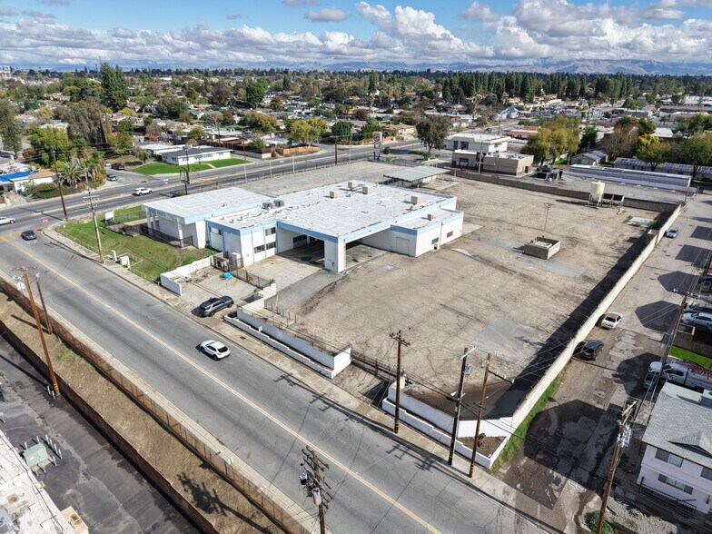 More Photos Of 1919 Columbus St, Bakersfield Warehouse For Lease