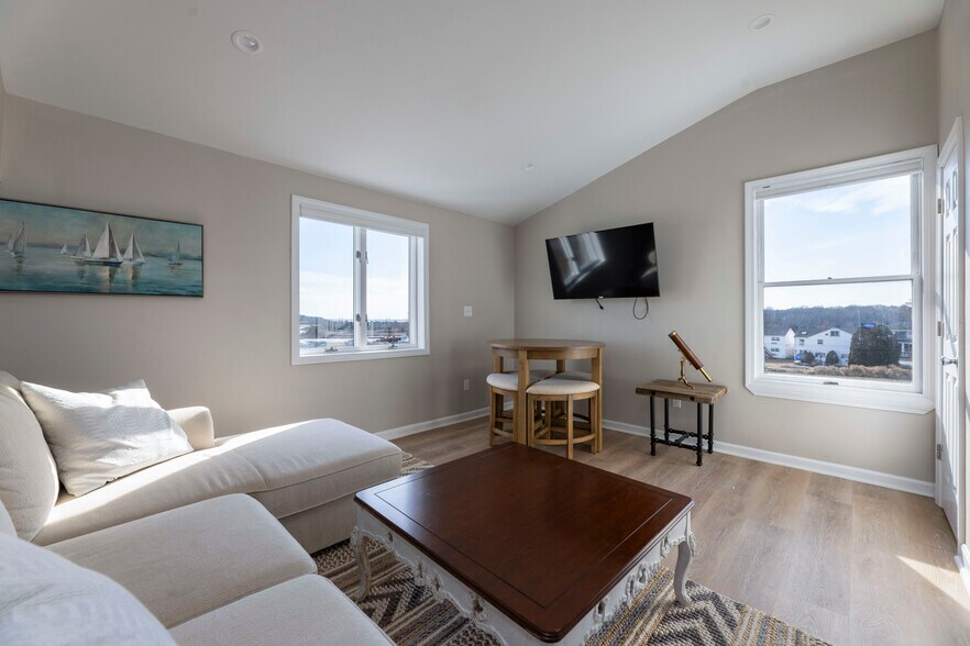 More Photos Of 830 Stonington Rd, Stonington Marina For Sale