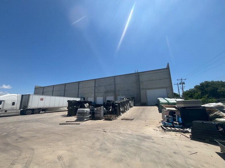 More Photos Of 4700 SW 25th Cir, Oklahoma City Warehouse For Lease