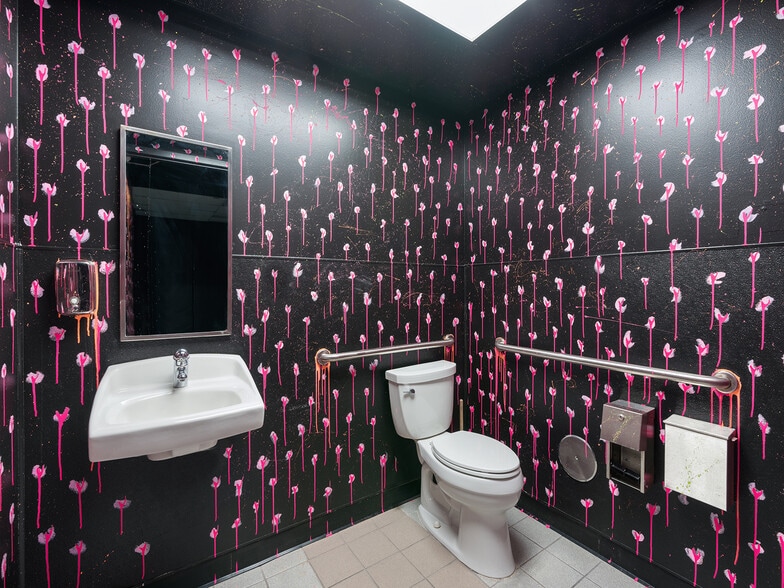 More Photos Of 721 Collins Ave, Miami Beach Storefront For Lease