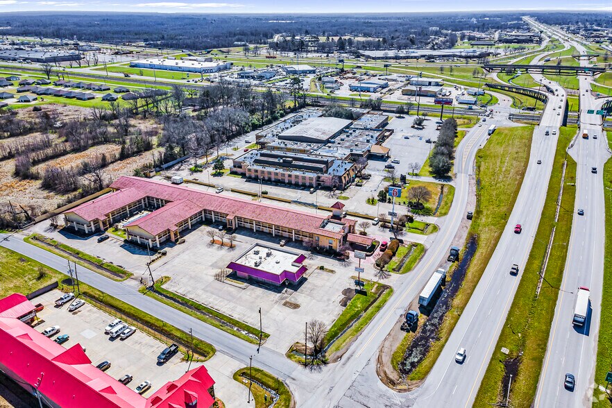 More Photos Of 1035 Martin Luther King Jr Dr, Monroe Hotel For Sale