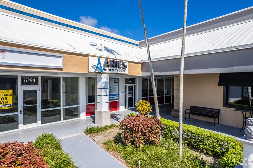 More Photos Of 6200 N Federal Hwy, Fort Lauderdale Unknown For Lease
