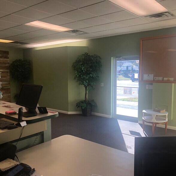 More Photos Of 687 NE 5th St, Crystal River Freestanding For Sale