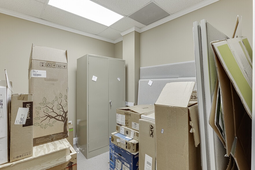 More Photos Of 743 Church St, Buford Office For Sale