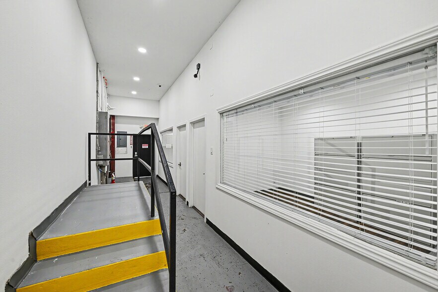 More Photos Of 4201 Langley Rd, Houston Warehouse For Lease