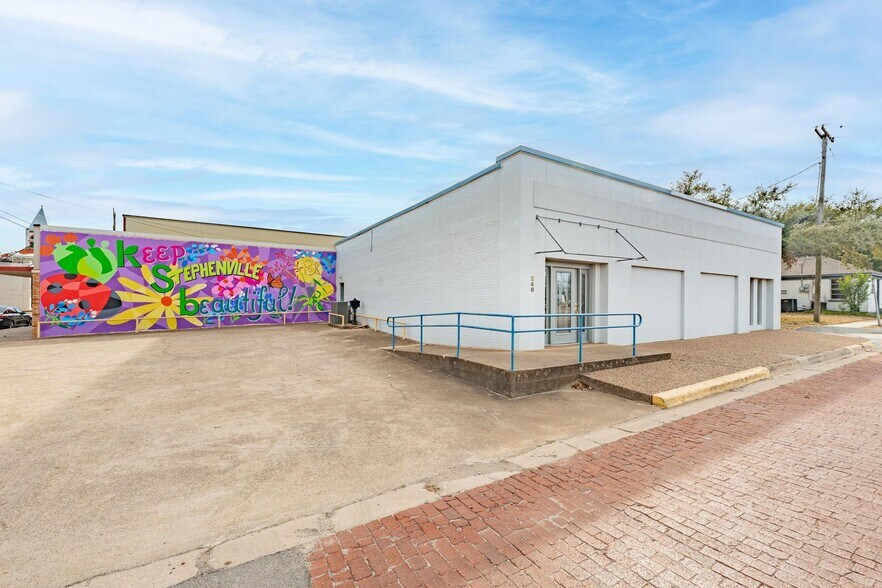 Primary Photo Of 240 W Green St, Stephenville Office For Sale
