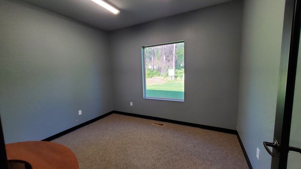 More Photos Of 15223 N Government Way, Hayden Warehouse For Sale