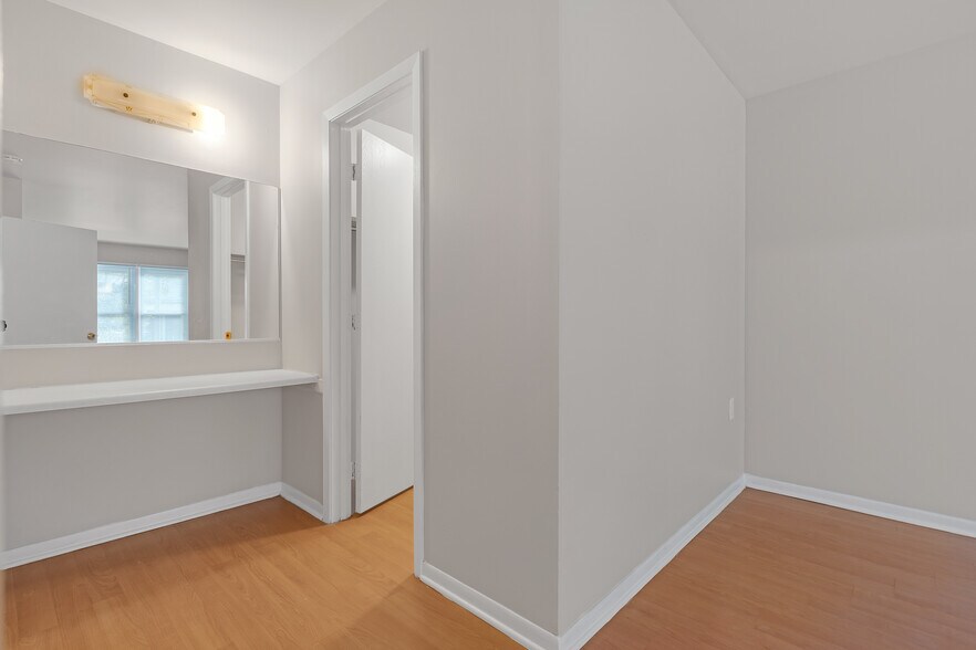 More Photos Of 604-620 E Grant Hwy, Marengo Apartments For Sale
