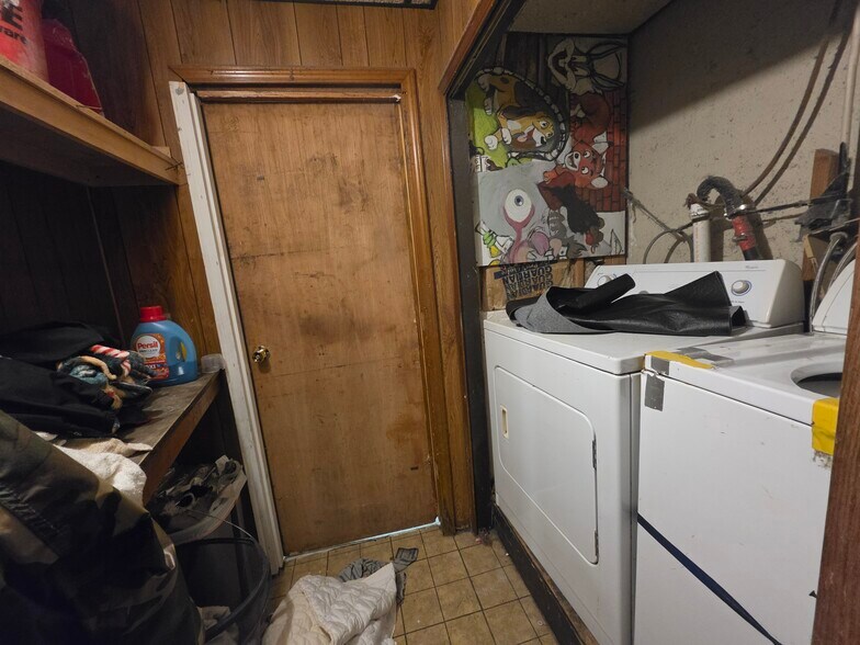 More Photos Of 220 Madison st, Webb City Industrial For Sale