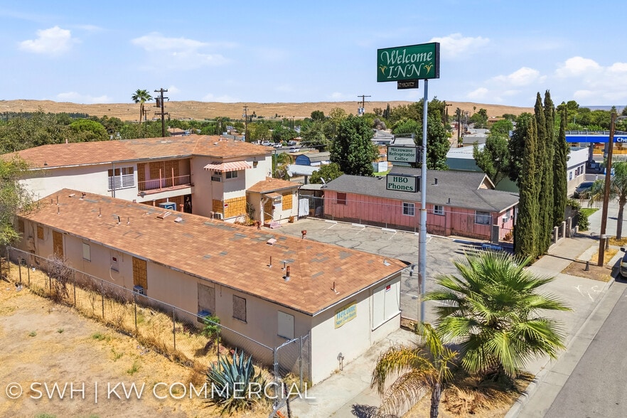 More Photos Of 130 Kern St, Taft Hotel For Sale