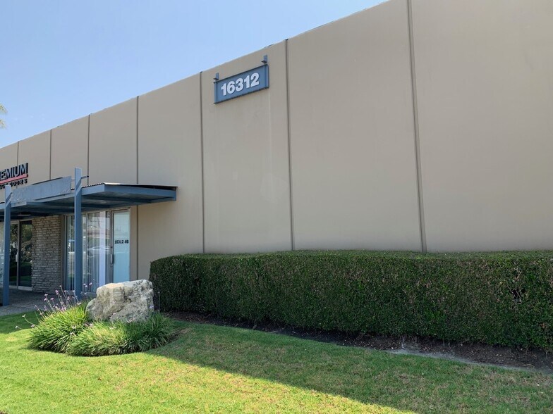 Primary Photo Of 16312 Garfield Ave, Paramount Warehouse For Lease