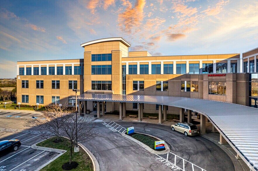 More Photos Of 23351 Prairie Star Pky, Lenexa Medical For Lease