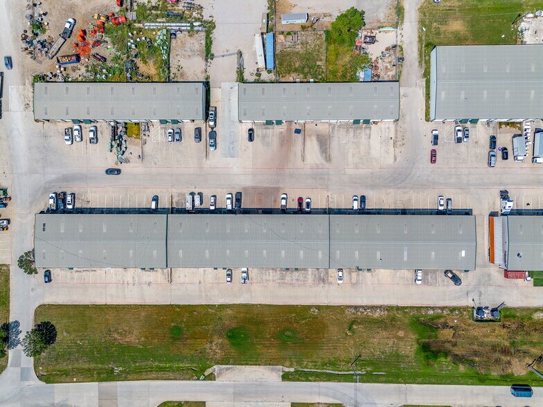 More Photos Of 1150 Blue Mound Rd W, Haslet Warehouse For Lease