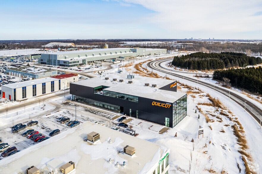 More Photos Of 401 Rue Louis-Blériot, Mascouche Flex For Lease