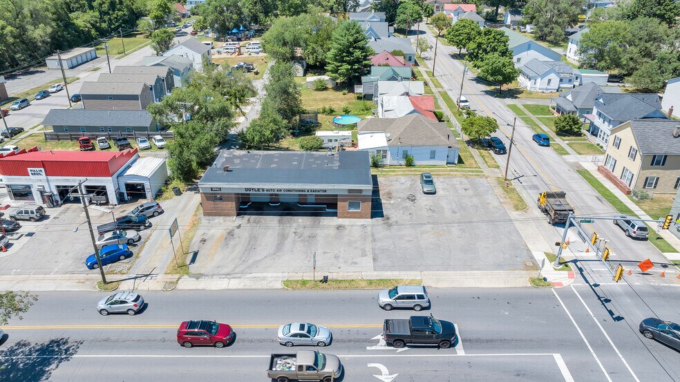 More Photos Of 105 E 4th St, Salem Auto Repair For Sale