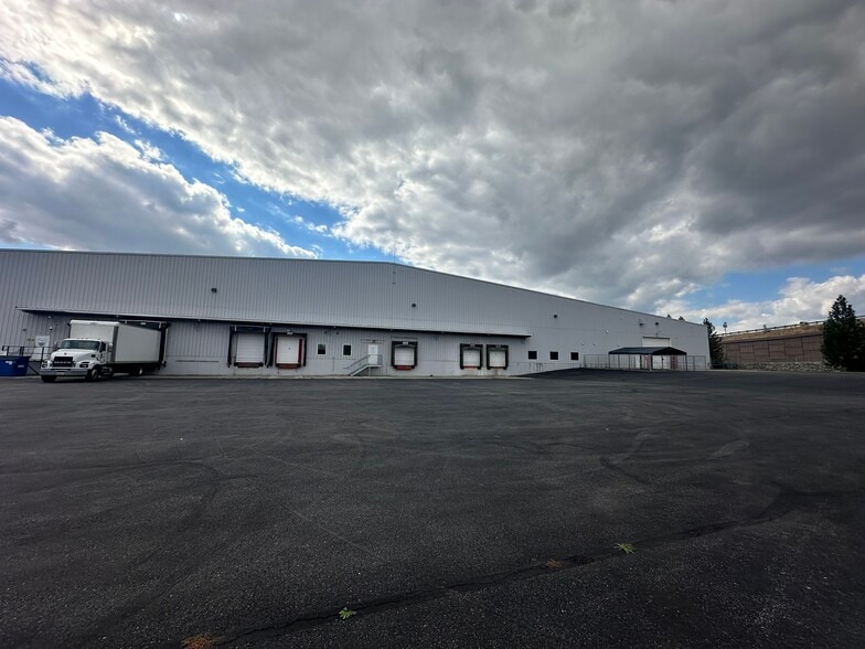 More Photos Of 5405 W Riverbend Ave, Post Falls Manufacturing For Lease