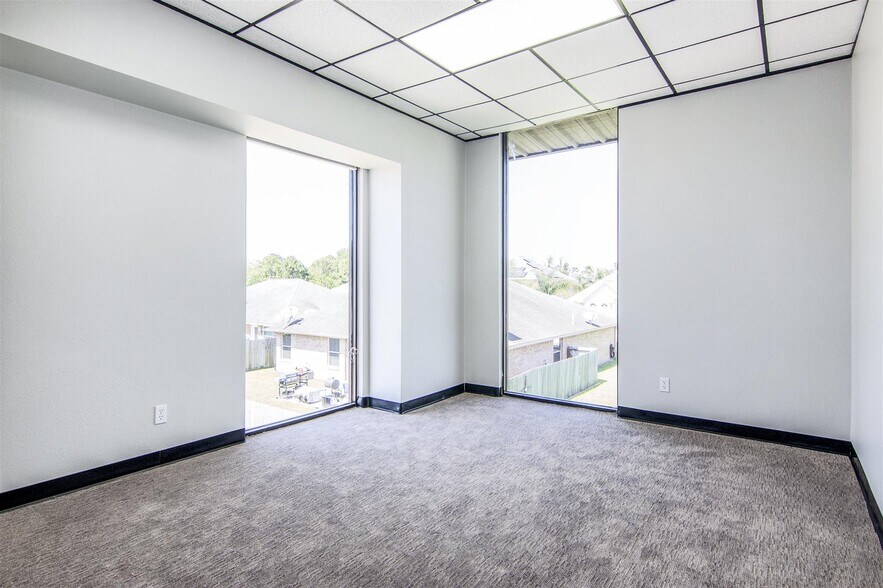 More Photos Of , Kemah Office For Sale