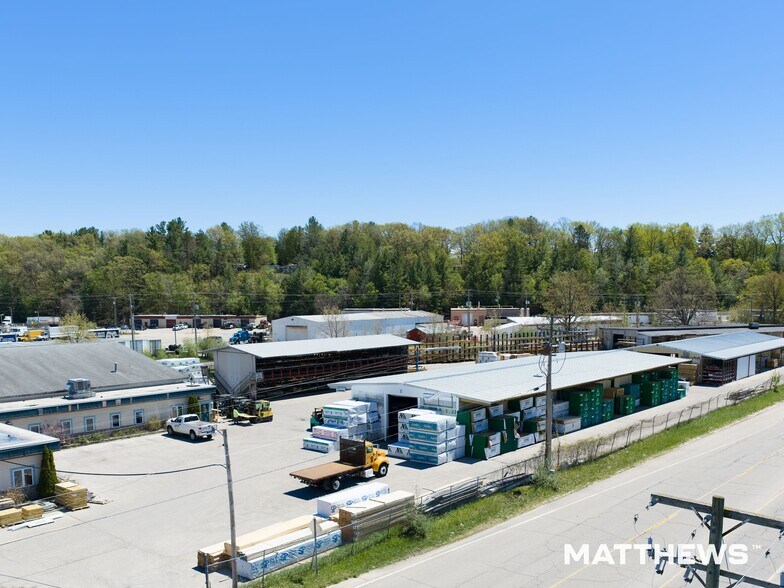 More Photos Of 1701 W South Airport Rd, Traverse City Storefront For Sale