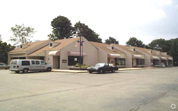 More Photos Of 1400-1436 Rochester Rd, Lakeville Storefront Retail Office For Lease