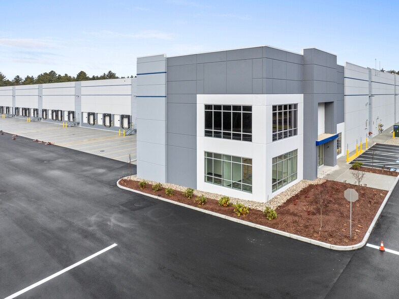 More Photos Of 150 Revolutionary Dr, Taunton Warehouse For Lease