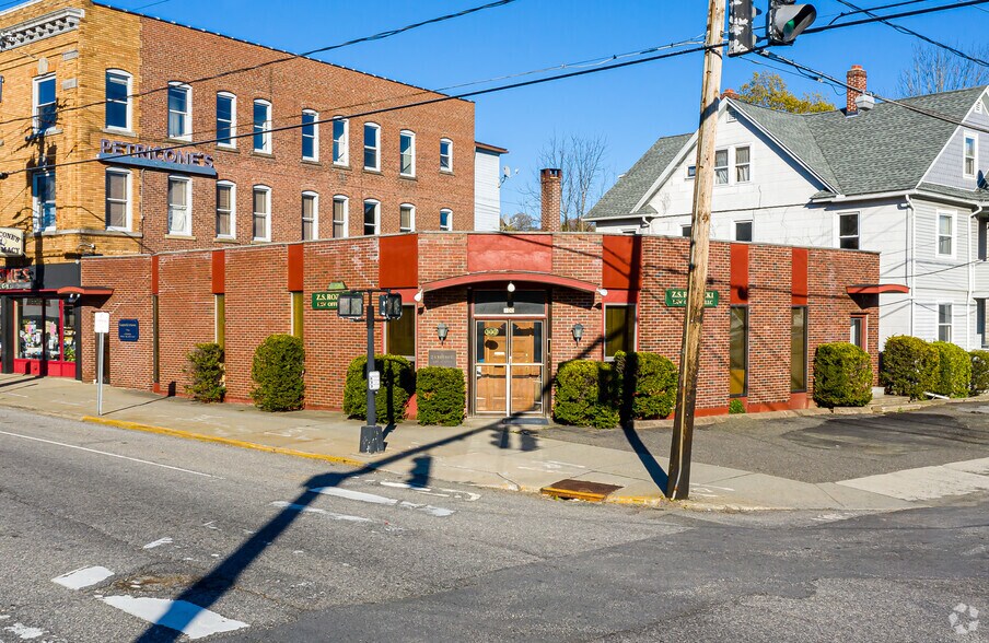 Primary Photo Of 100 E Main St, Torrington Medical For Lease