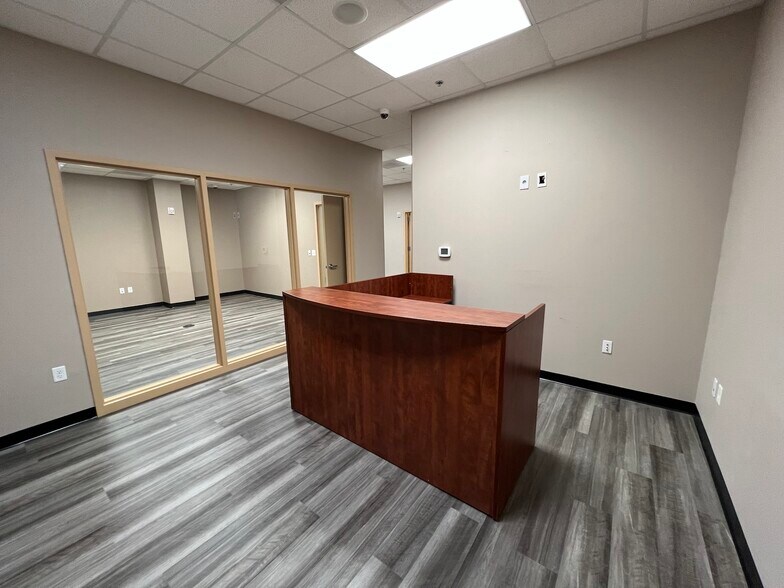 More Photos Of 2315 W Arbors Dr, Charlotte Medical For Lease
