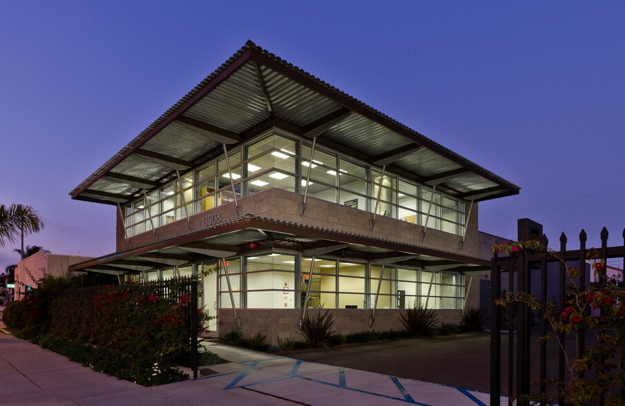 More Photos Of 13806 S Inglewood Ave, Hawthorne Loft Creative Space For Sale