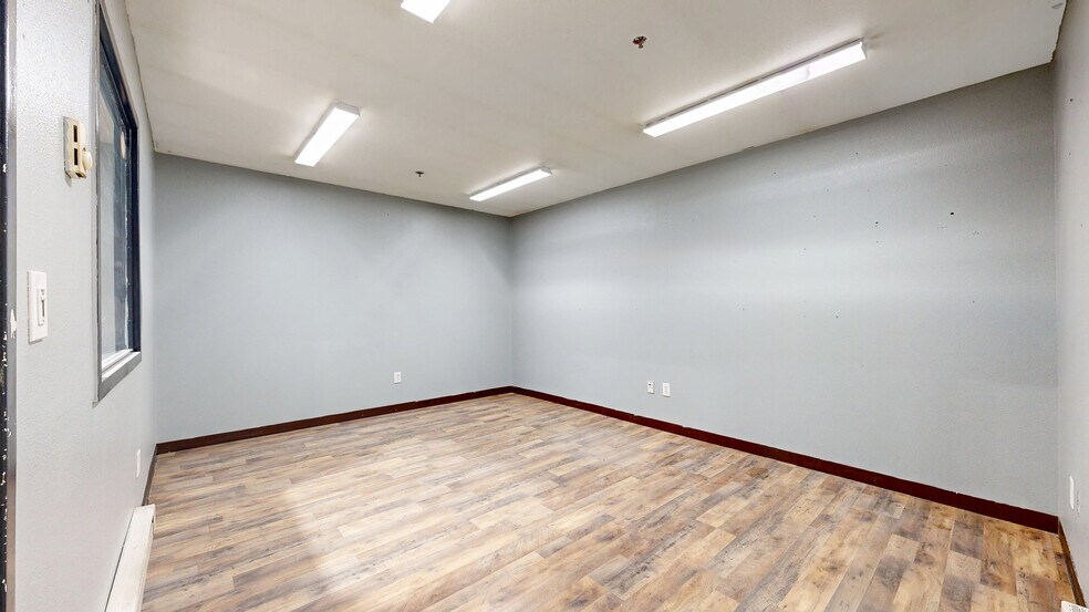 More Photos Of 8017 S 1st St, Wellington Warehouse For Sale