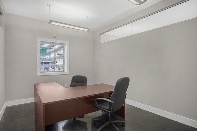 More Photos Of 2511 W Columbus Dr, Tampa Medical For Sale