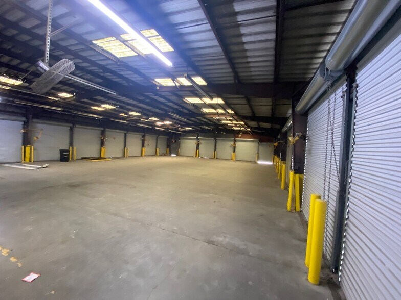 More Photos Of 1919 Plantation Rd, Roanoke Truck Terminal For Lease
