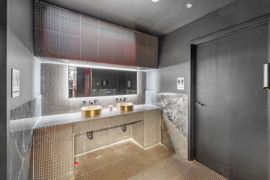 More Photos Of 18326 Tuscany Stone, San Antonio Restaurant For Sale